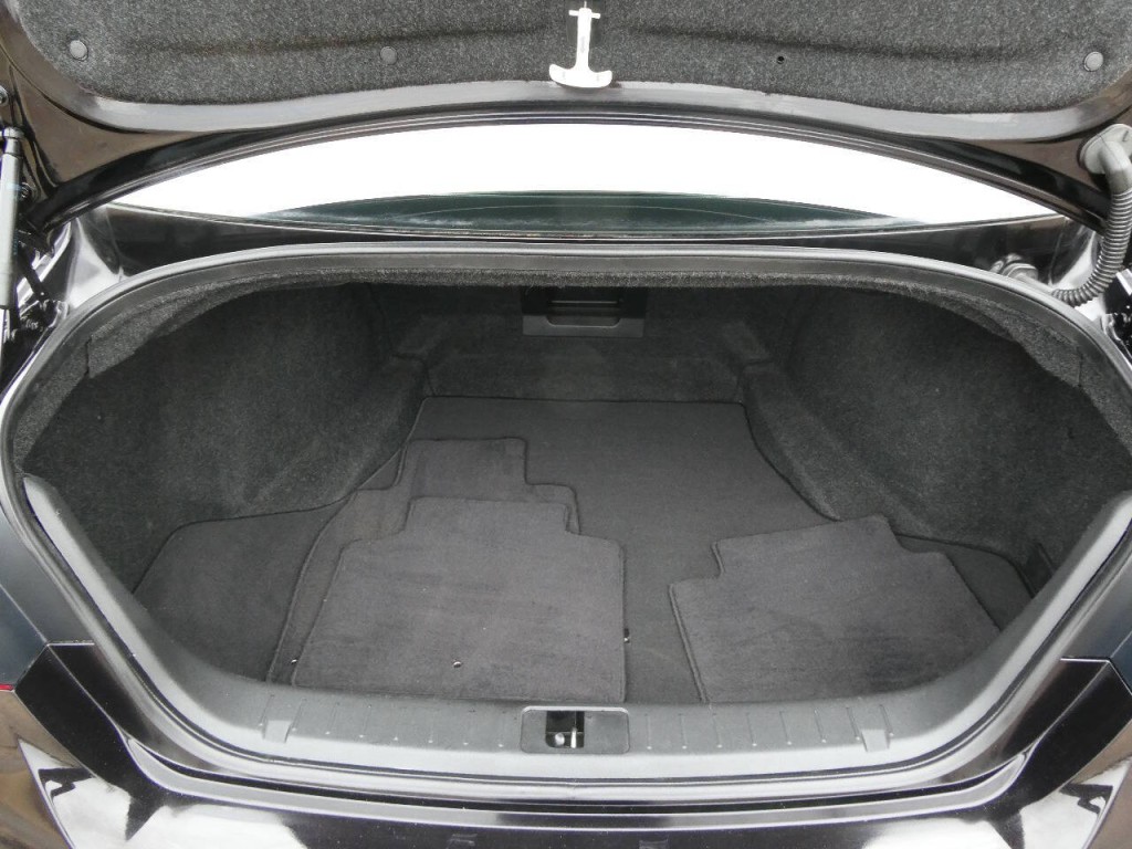 2016 INFINITI Q70 Image 35