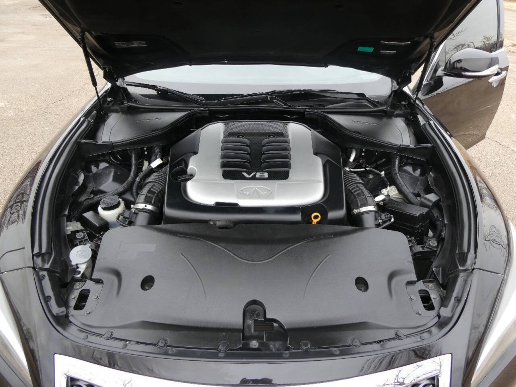 2016 INFINITI Q70 Image 36