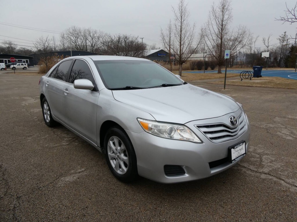 2011 Toyota Camry Image 3
