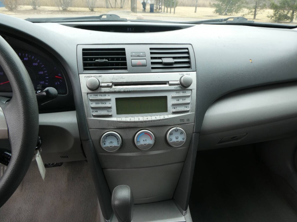 2011 Toyota Camry Image 15