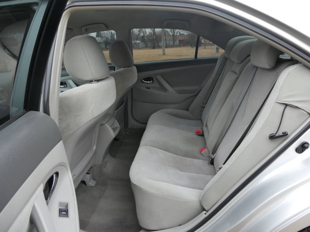 2011 Toyota Camry Image 19