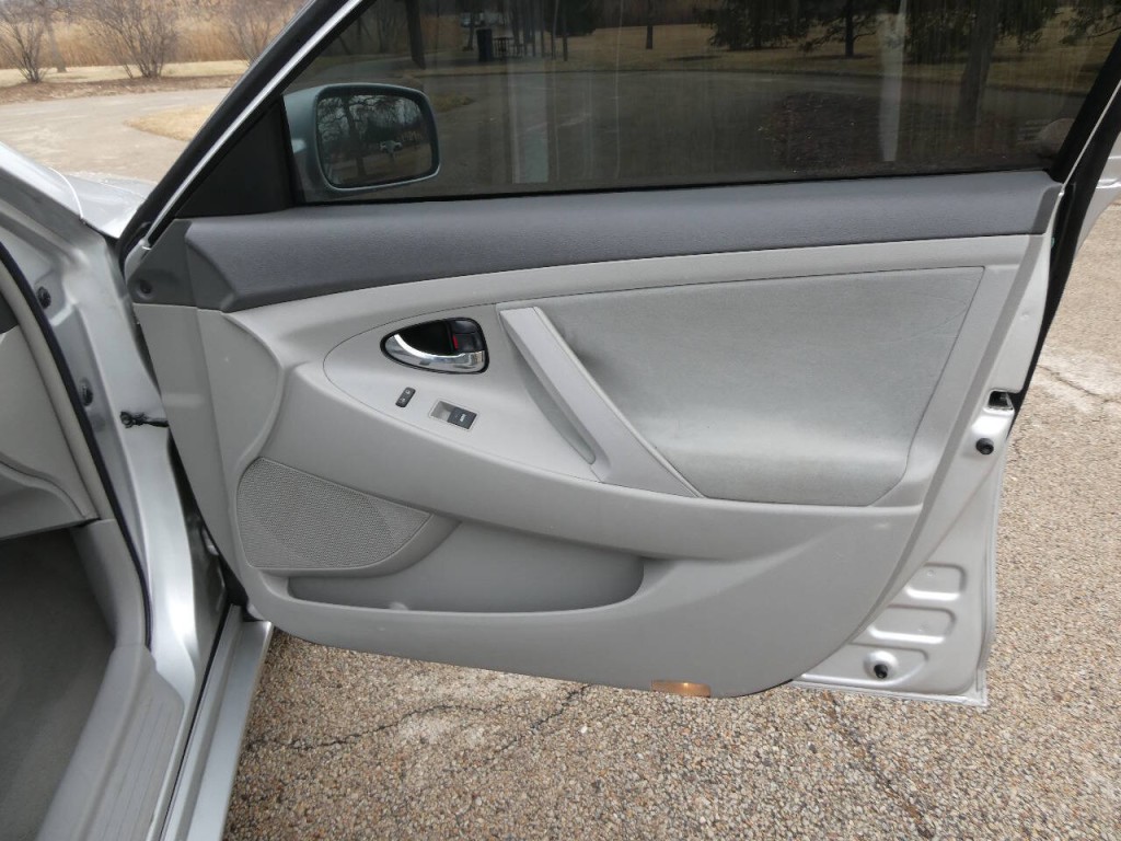 2011 Toyota Camry Image 23