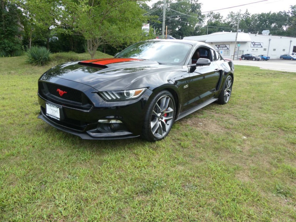 2015 Ford Mustang Image 1