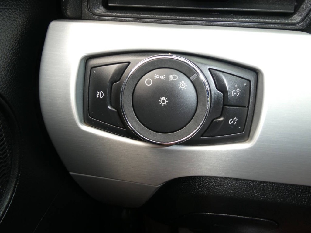 2015 Ford Mustang Image 19