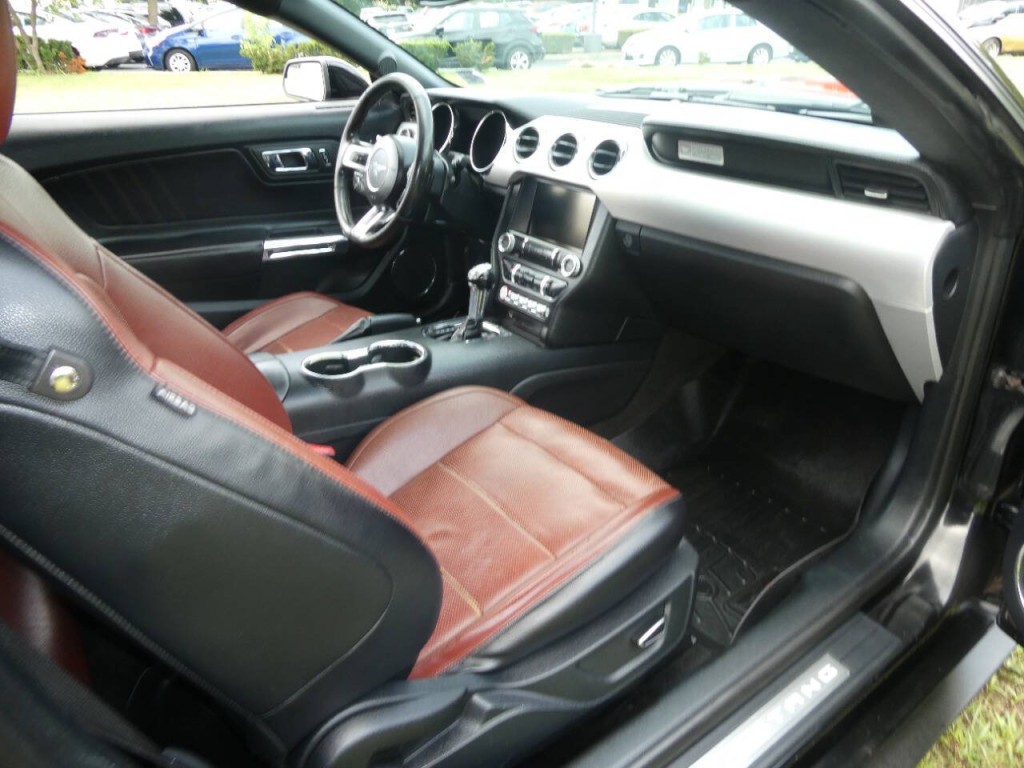 2015 Ford Mustang Image 21