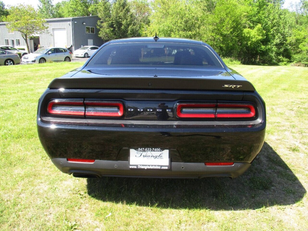 2016 Dodge Challenger Image 6