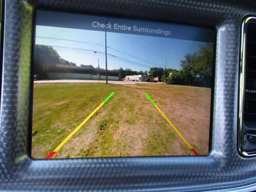 2016 Dodge Challenger Image 13