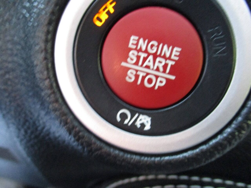 2016 Dodge Challenger Image 16