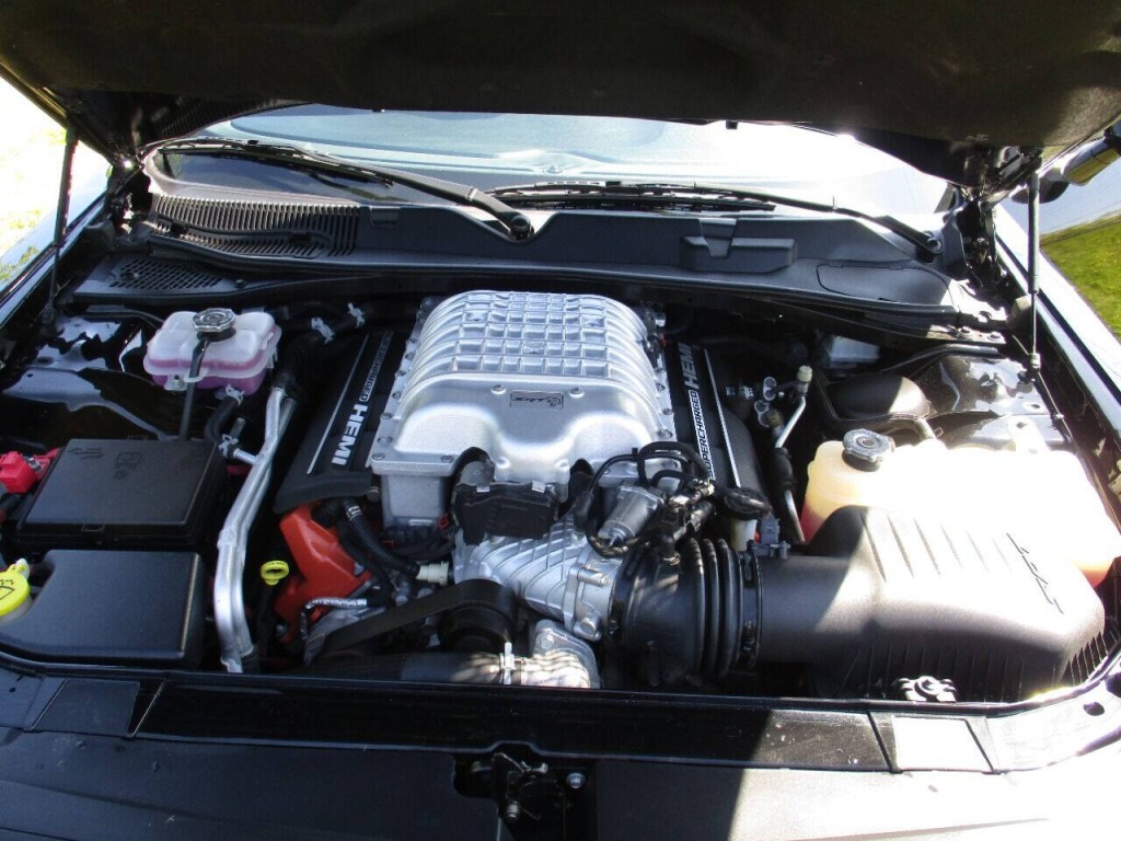 2016 Dodge Challenger Image 26