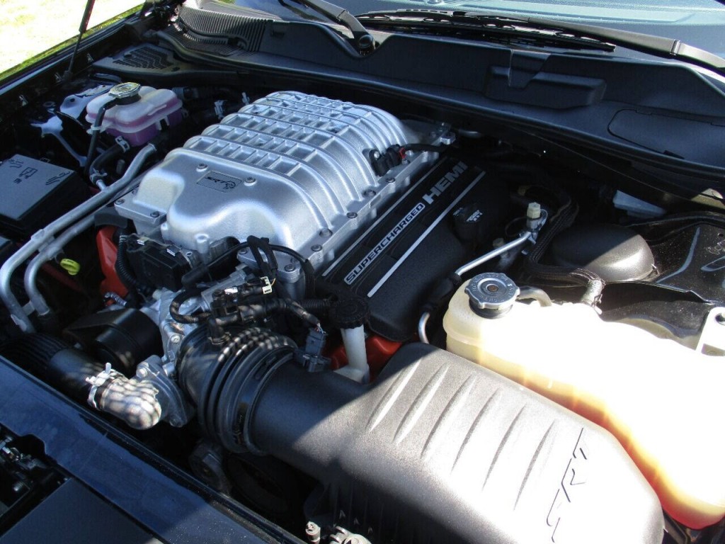 2016 Dodge Challenger Image 27