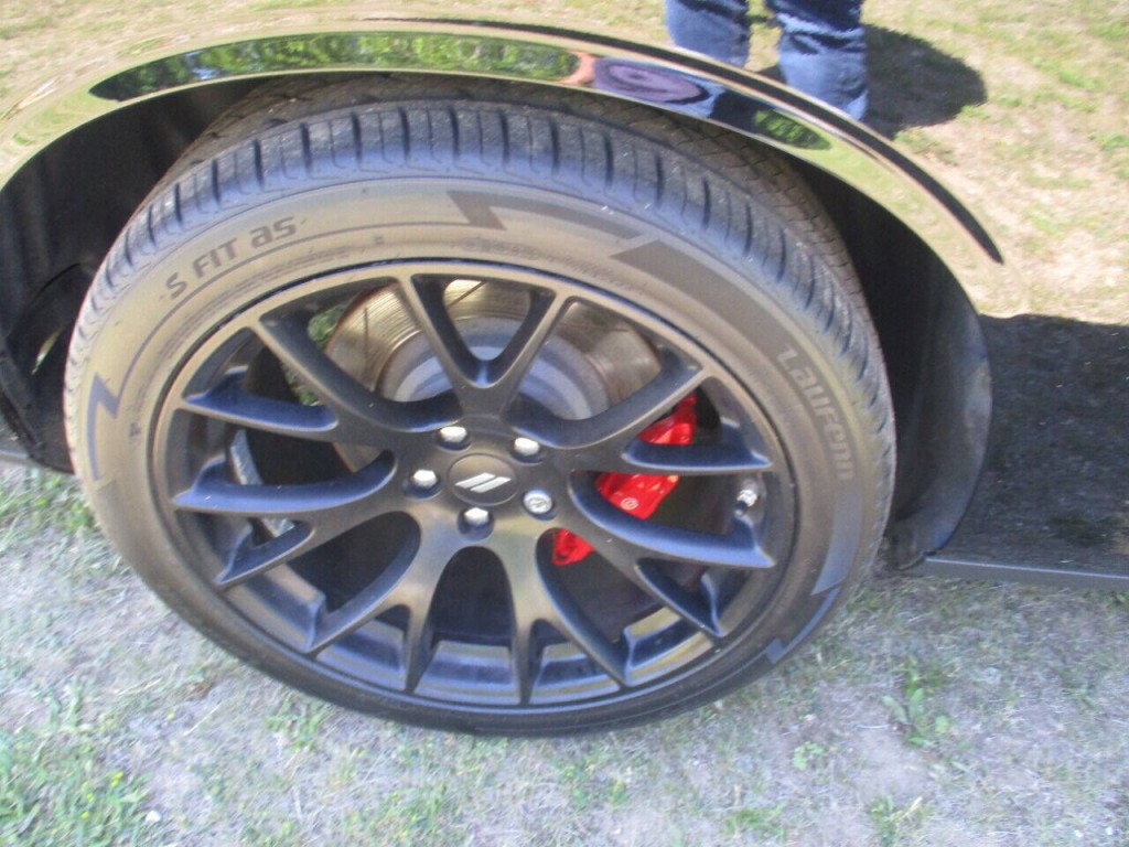 2016 Dodge Challenger Image 28