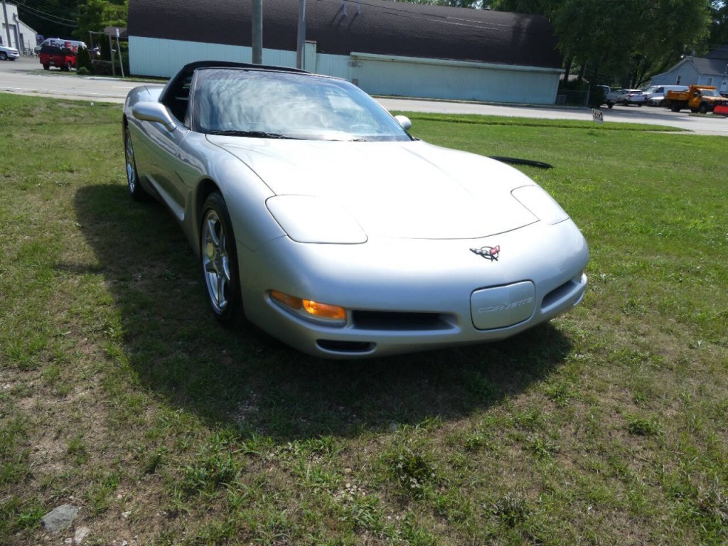 2004 Chevrolet Corvette Image 3