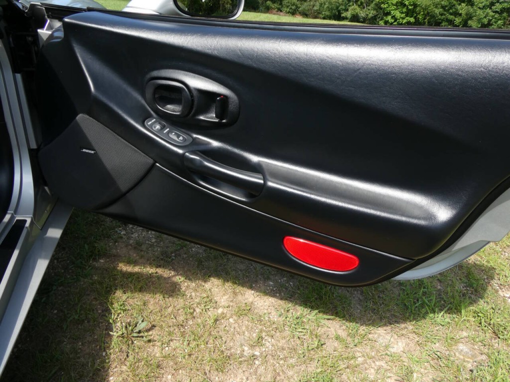 2004 Chevrolet Corvette Image 19