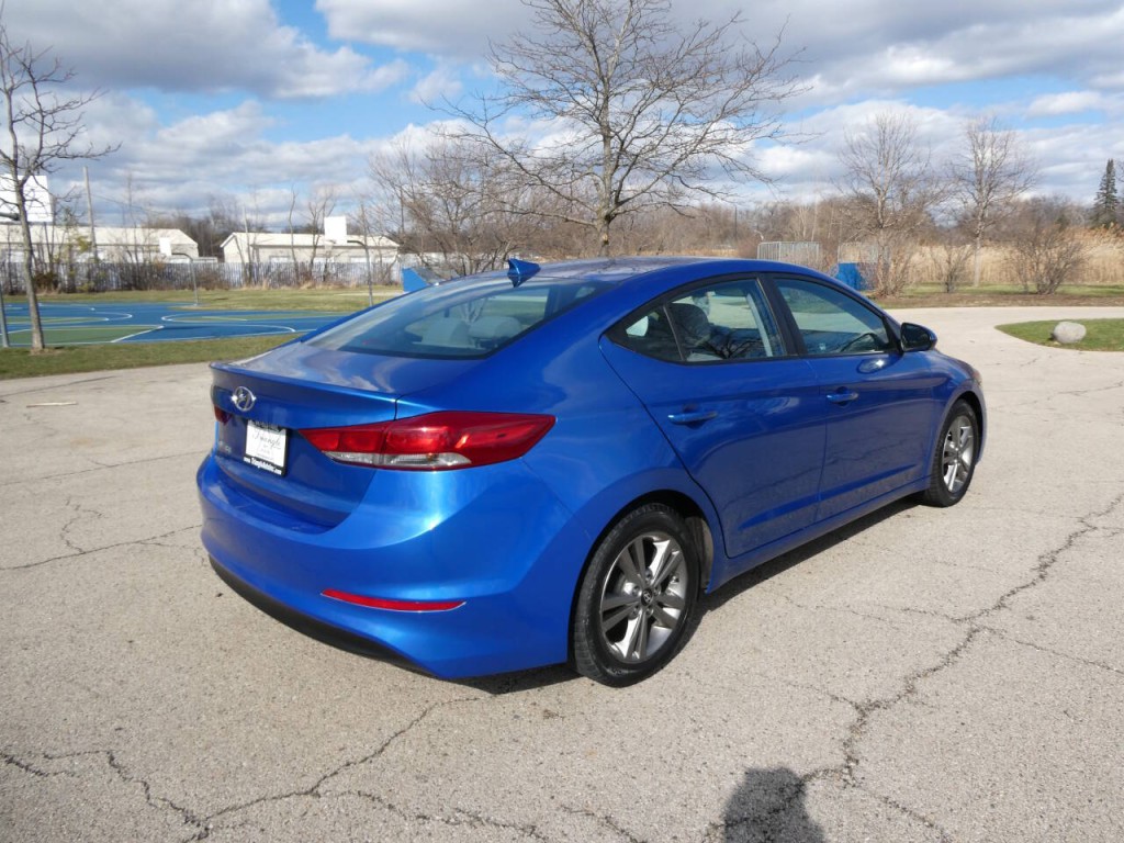 2017 Hyundai Elantra Image 5