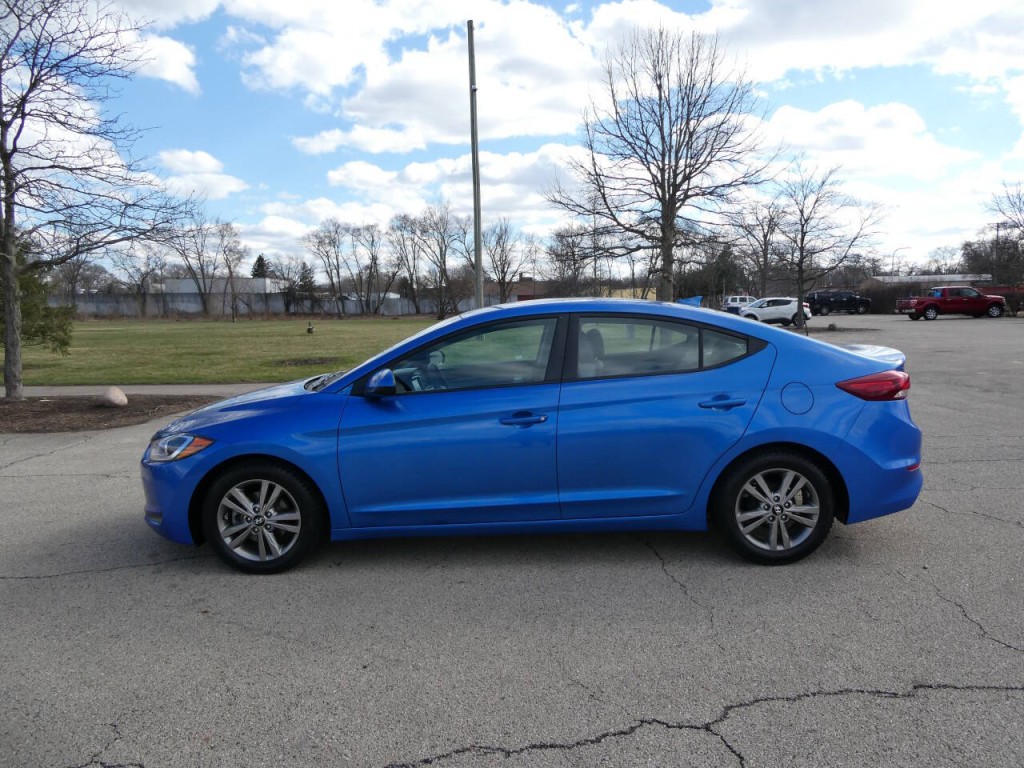 2017 Hyundai Elantra Image 8