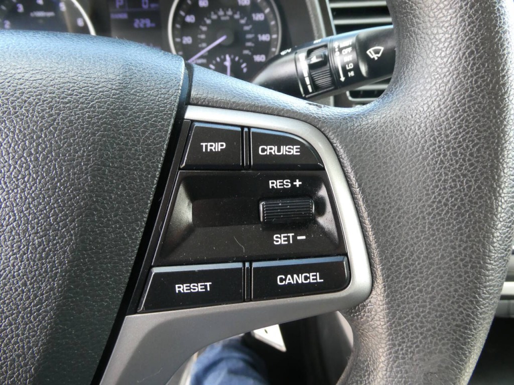 2017 Hyundai Elantra Image 13