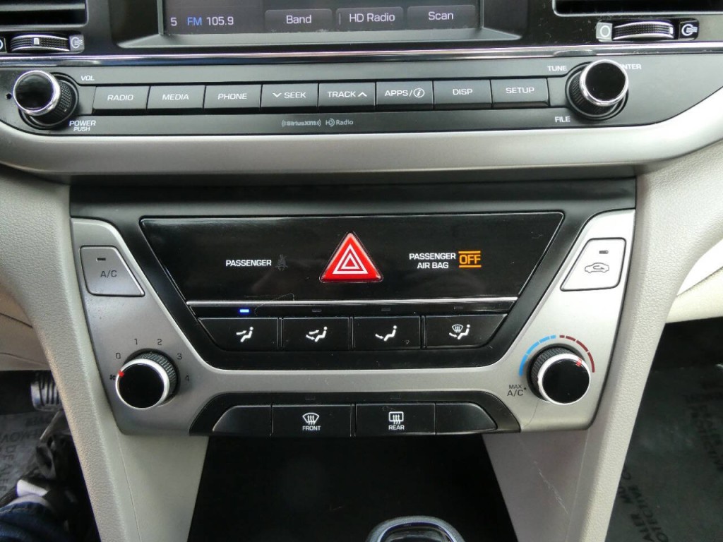 2017 Hyundai Elantra Image 18