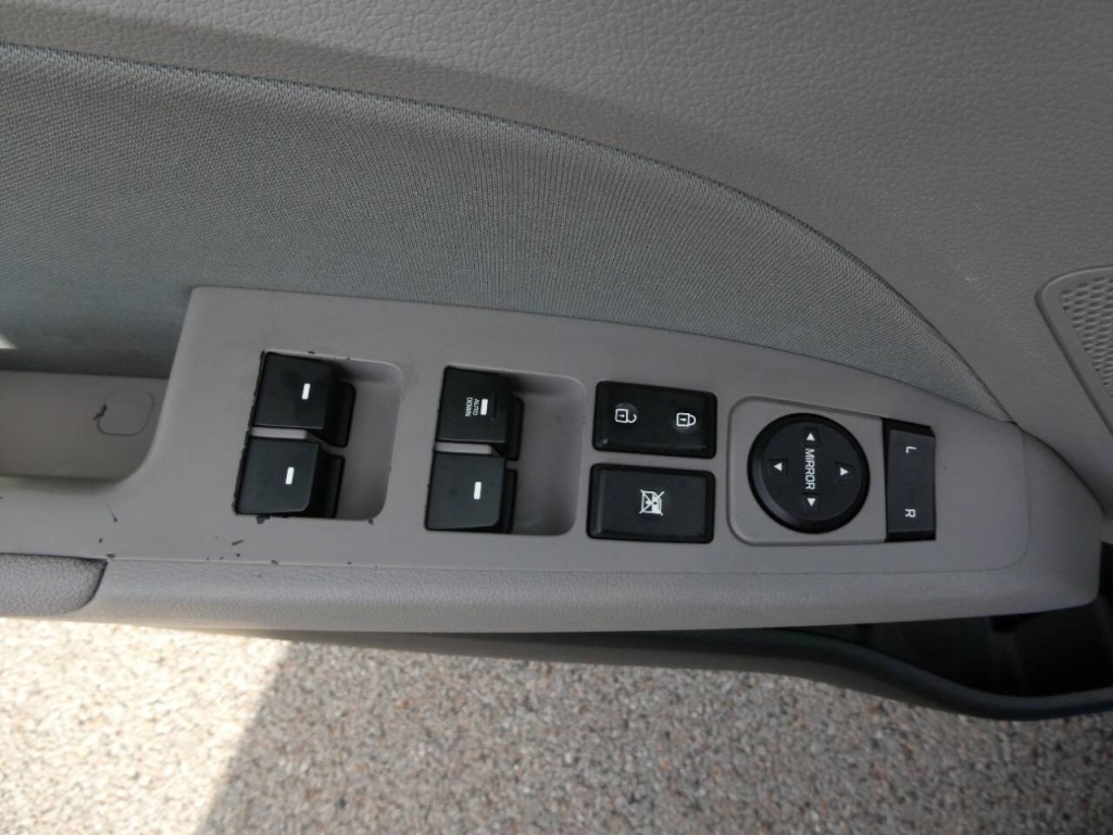 2017 Hyundai Elantra Image 22