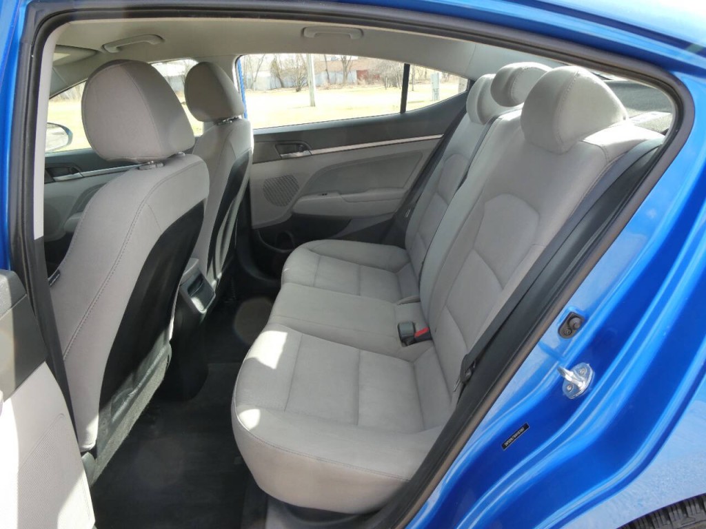 2017 Hyundai Elantra Image 23