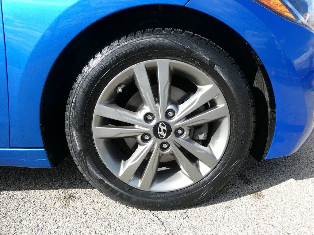 2017 Hyundai Elantra Image 30