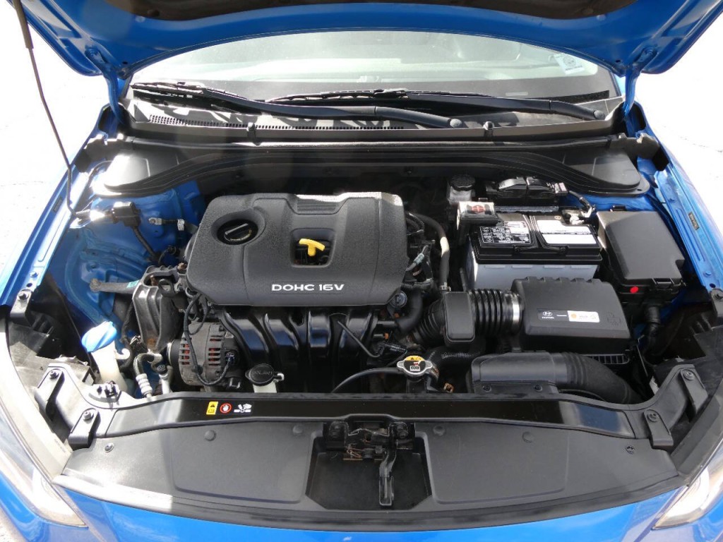 2017 Hyundai Elantra Image 31