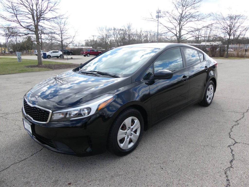 2017 Kia Forte Image 1