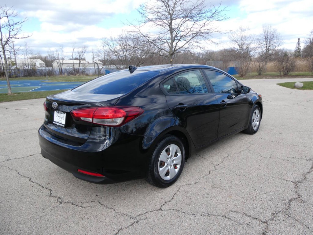 2017 Kia Forte Image 5