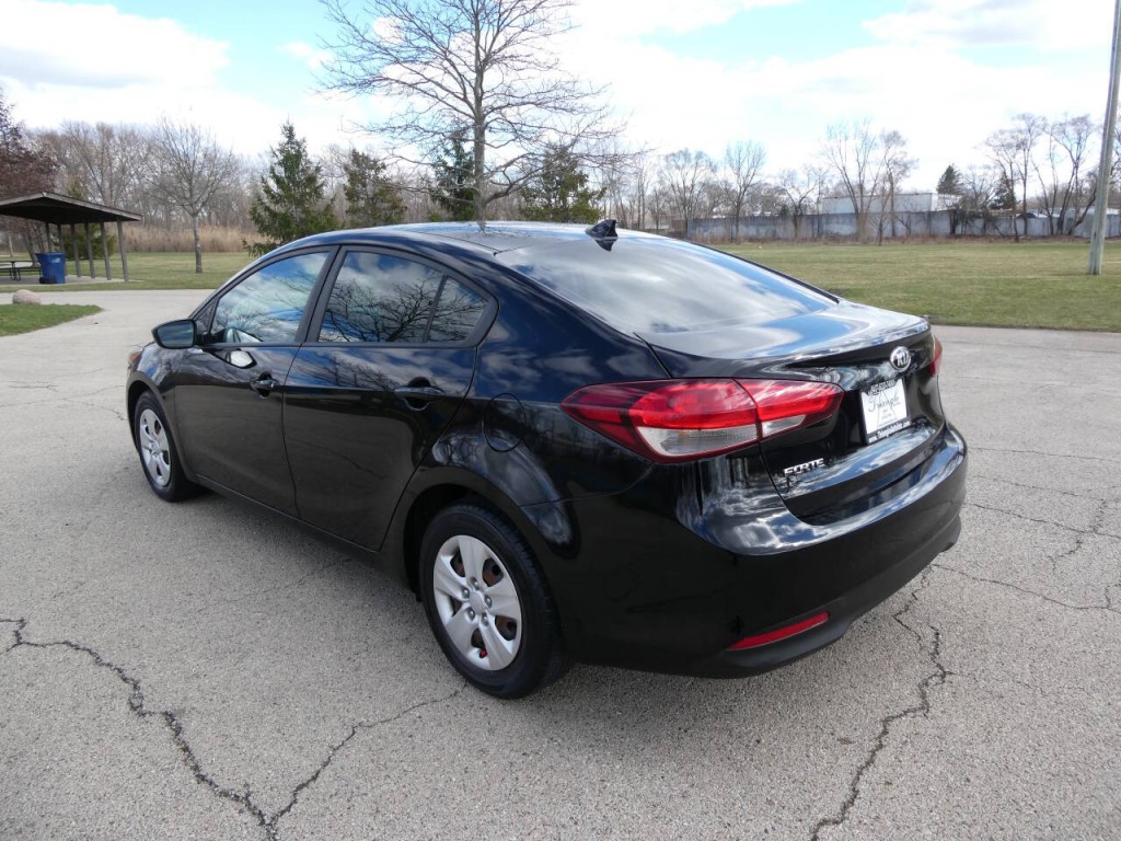 2017 Kia Forte Image 7