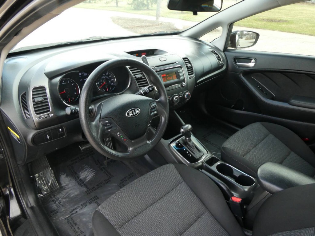 2017 Kia Forte Image 10