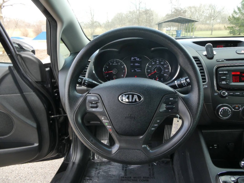 2017 Kia Forte Image 11