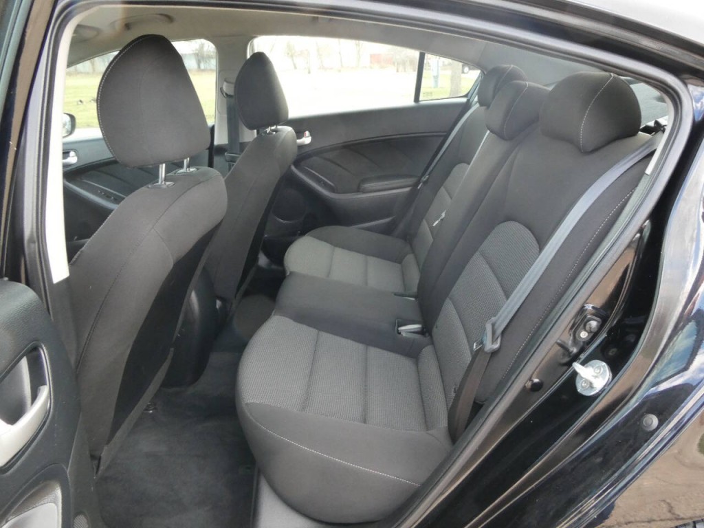 2017 Kia Forte Image 24