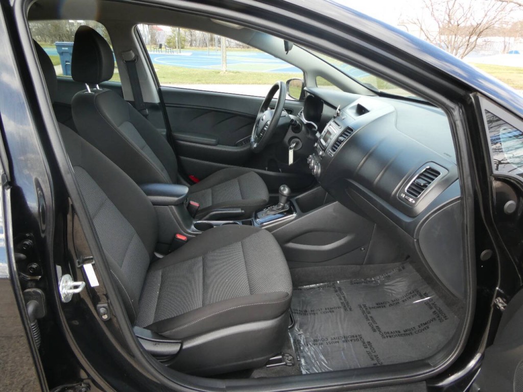 2017 Kia Forte Image 27