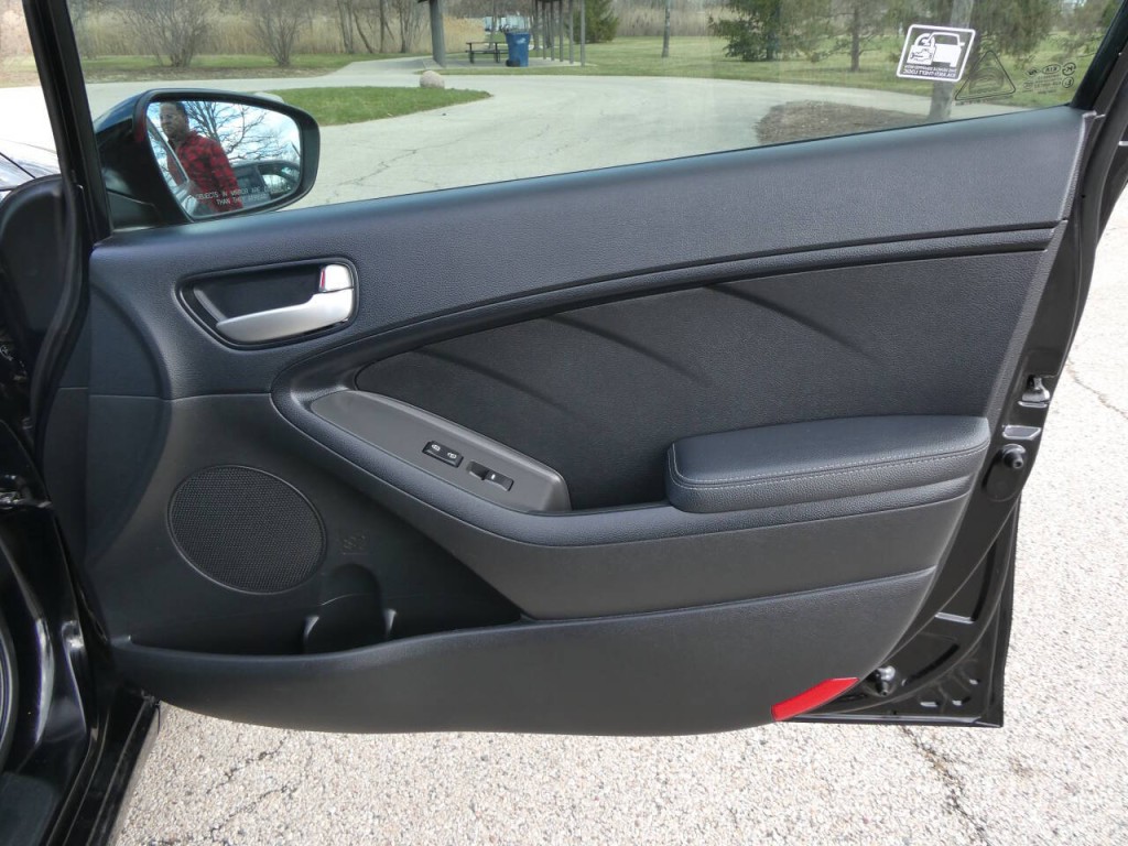 2017 Kia Forte Image 29