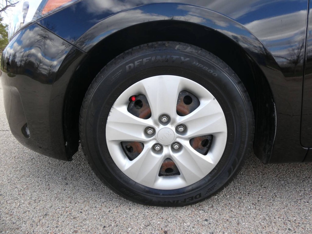 2017 Kia Forte Image 31