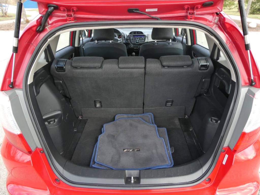 2013 Honda Fit Image 24