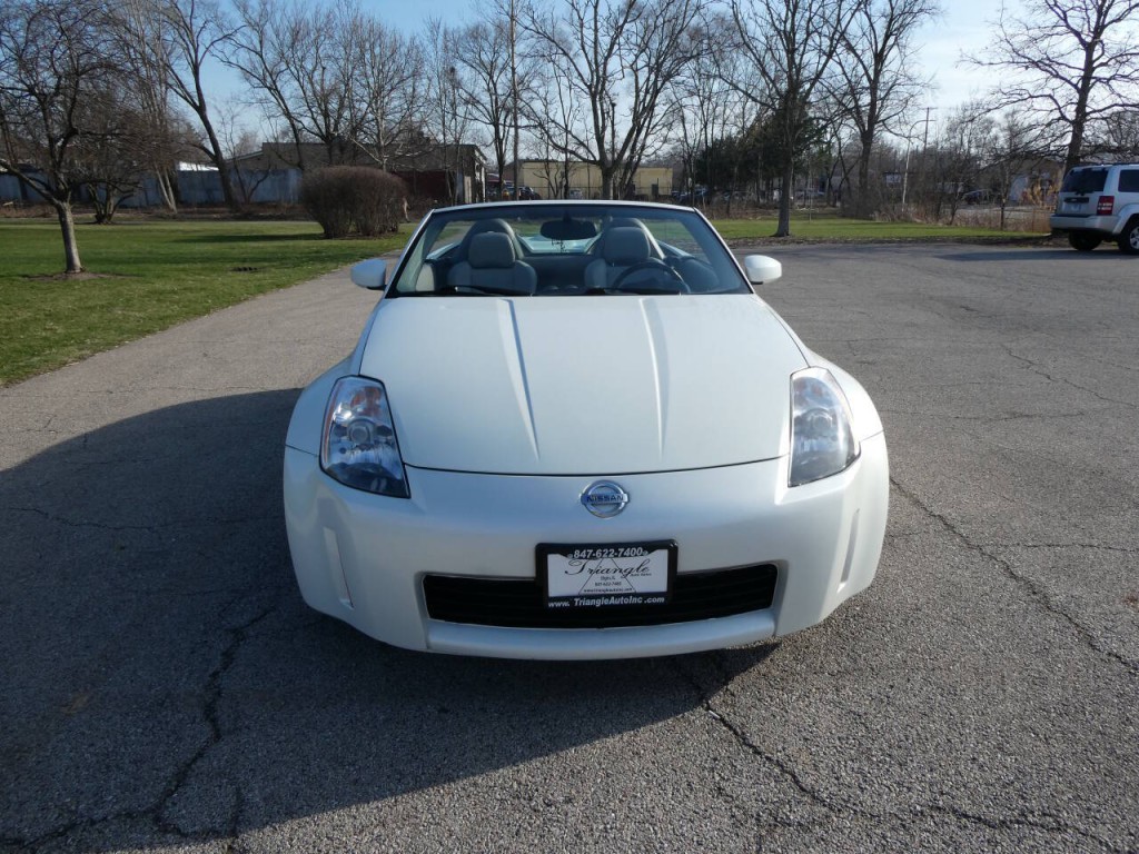 2005 Nissan 350Z Image 2