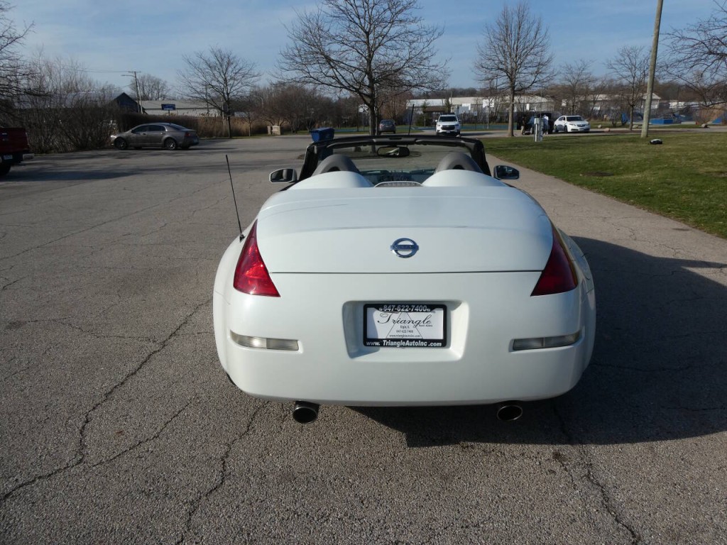 2005 Nissan 350Z Image 6