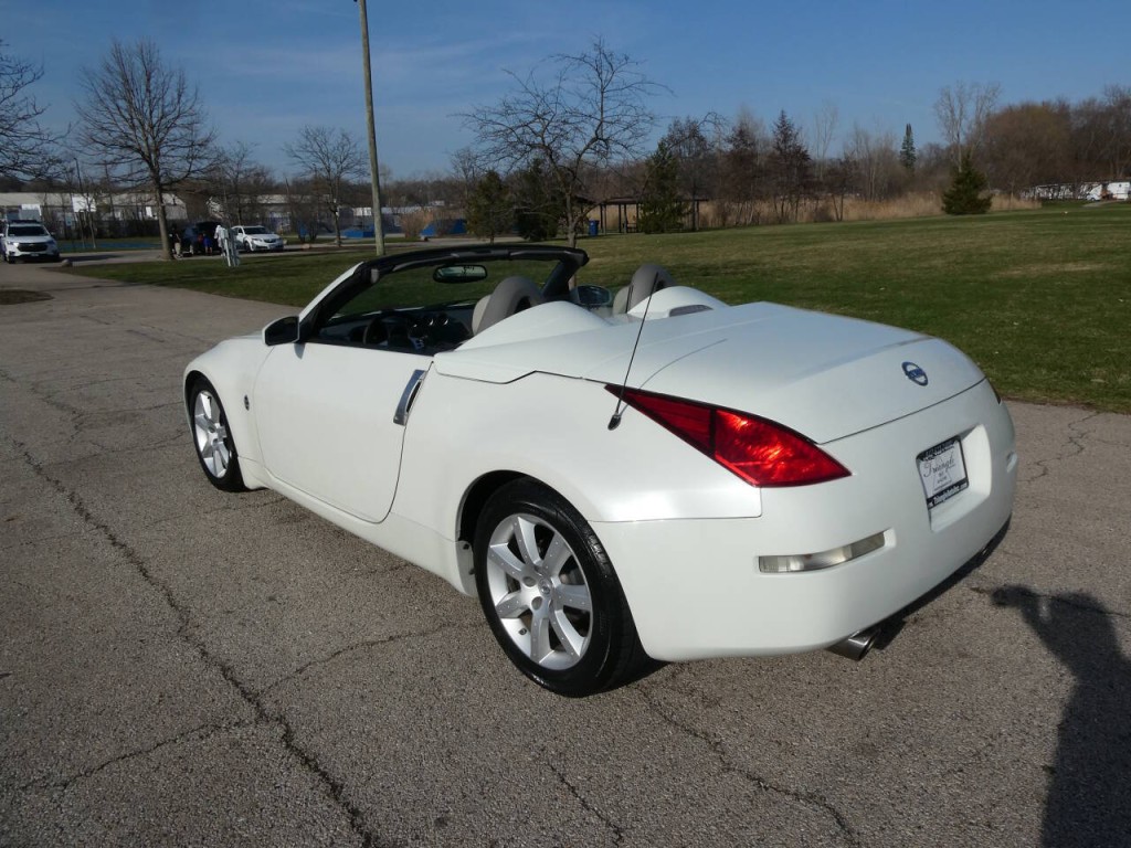 2005 Nissan 350Z Image 7