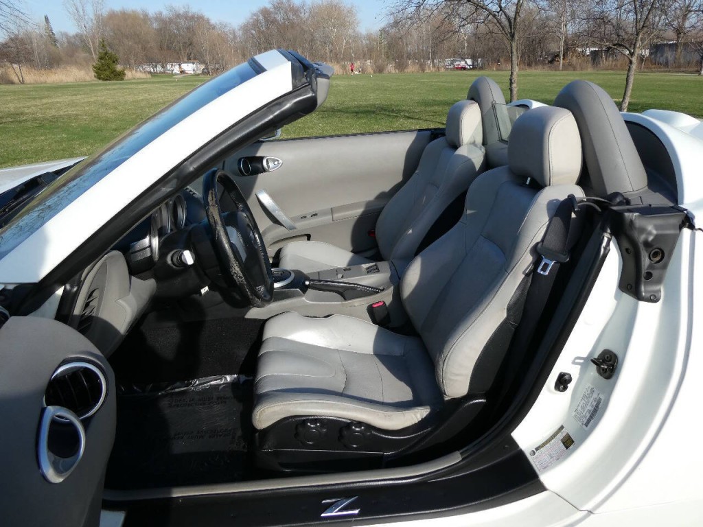 2005 Nissan 350Z Image 9