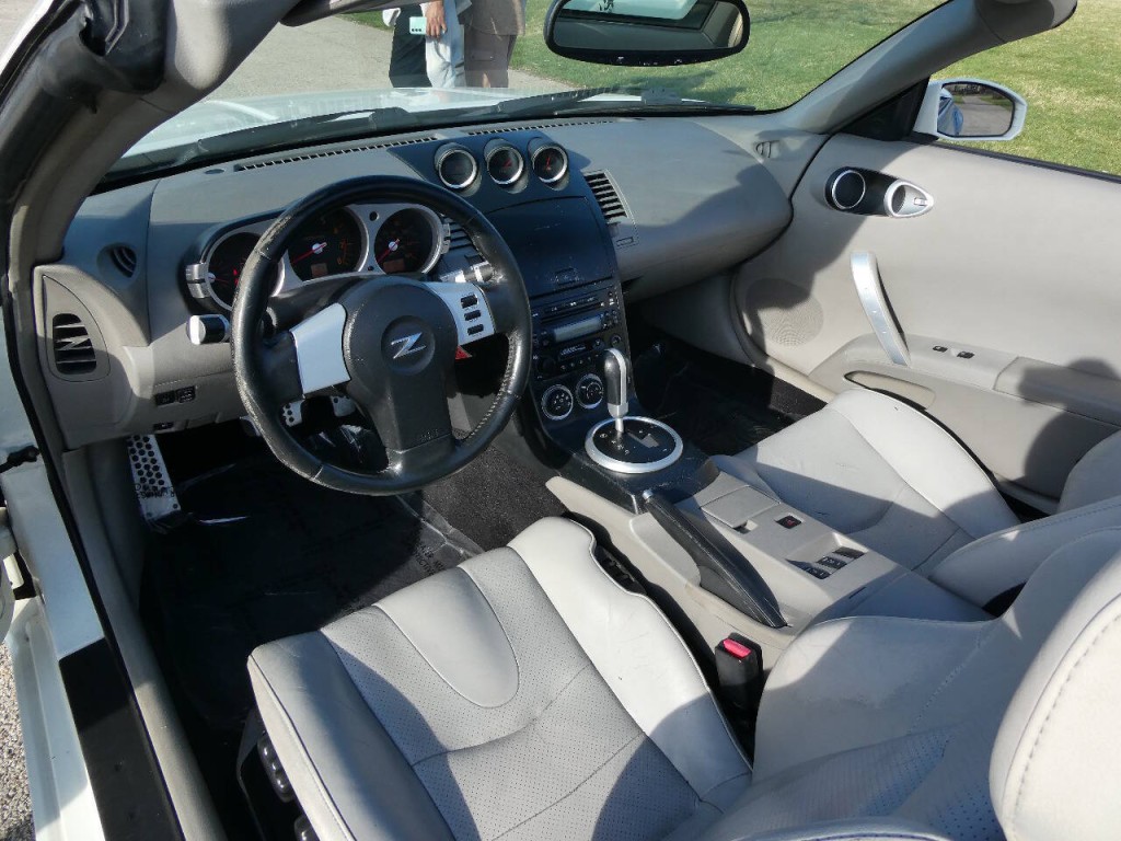 2005 Nissan 350Z Image 10