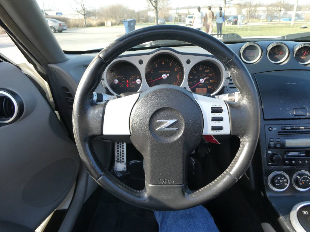 2005 Nissan 350Z Image 11