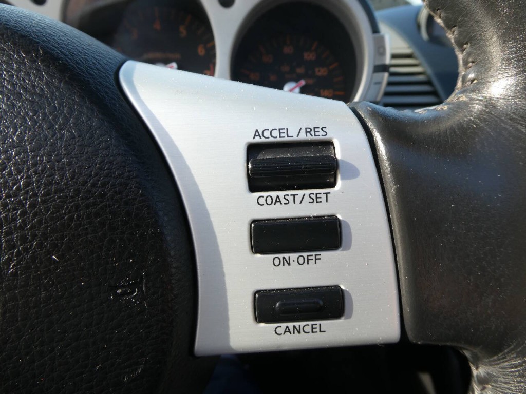 2005 Nissan 350Z Image 12