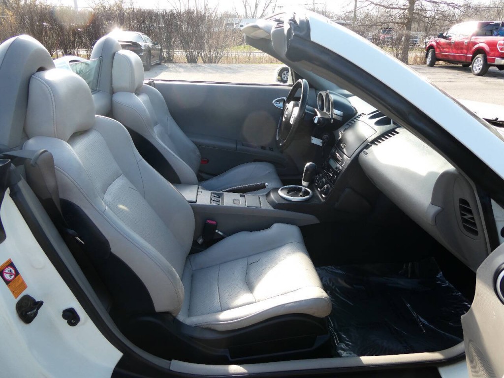 2005 Nissan 350Z Image 19