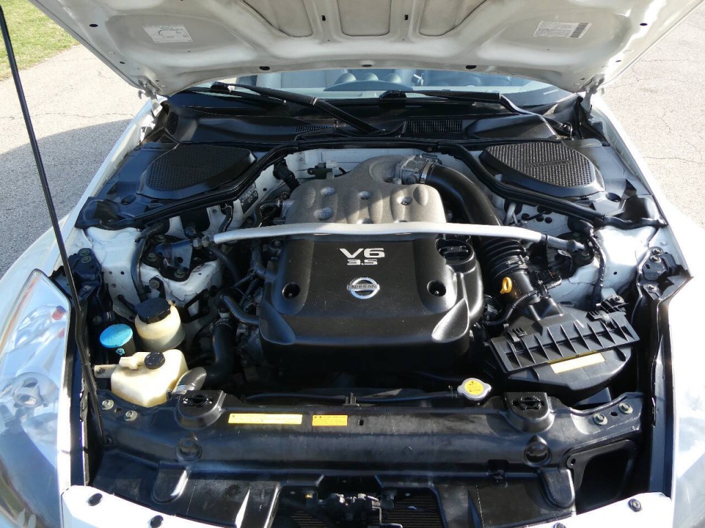 2005 Nissan 350Z Image 24