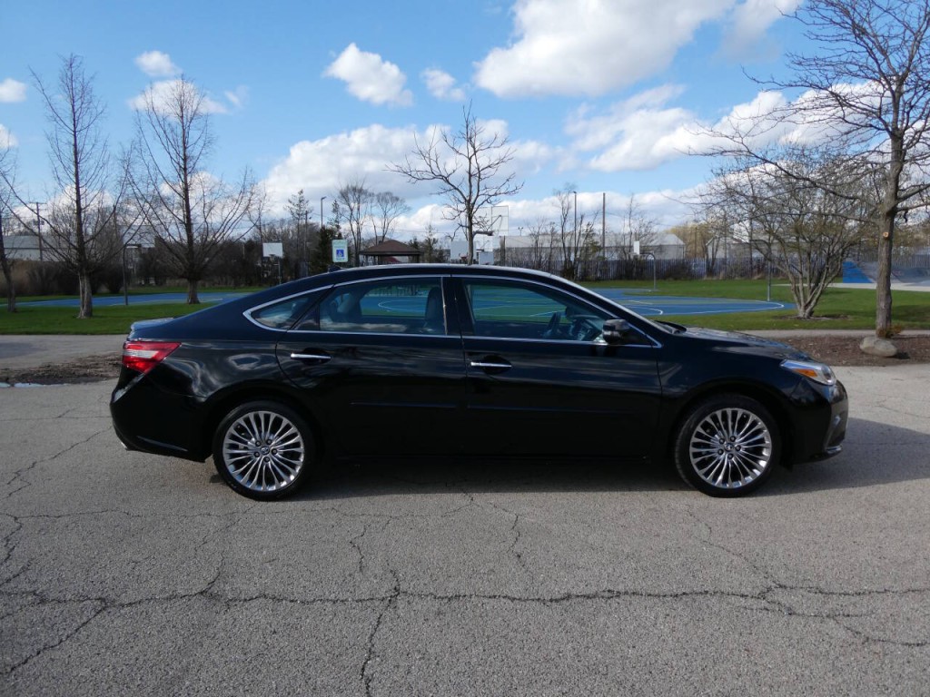 2017 Toyota Avalon Image 4