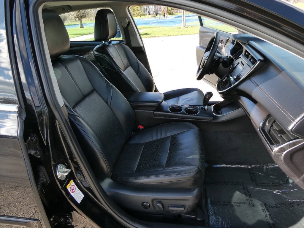 2017 Toyota Avalon Image 32