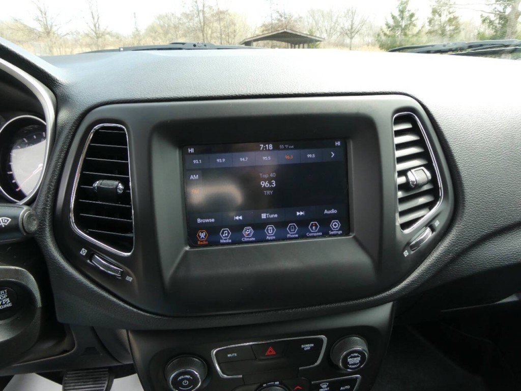 2019 Jeep Compass Image 16