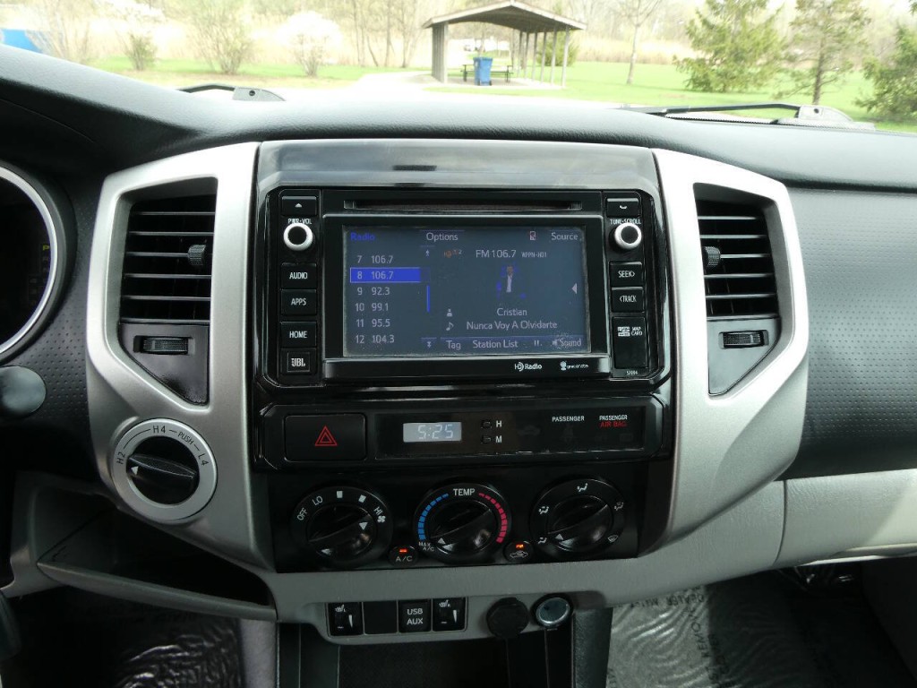 2014 Toyota Tacoma Image 16