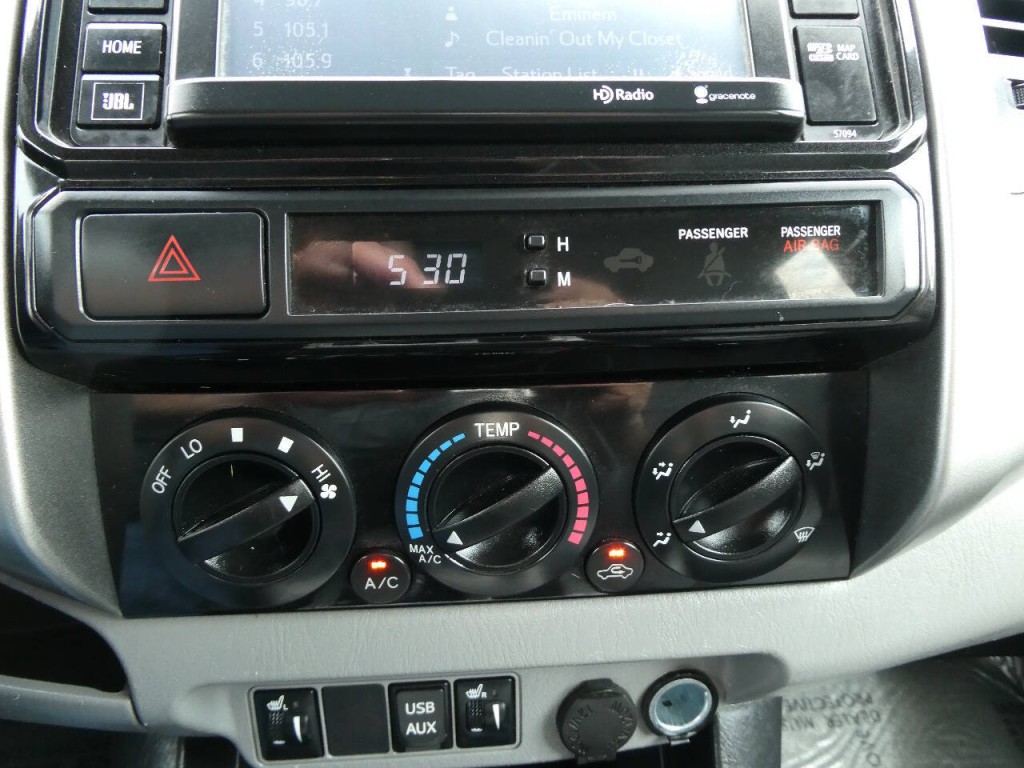 2014 Toyota Tacoma Image 19