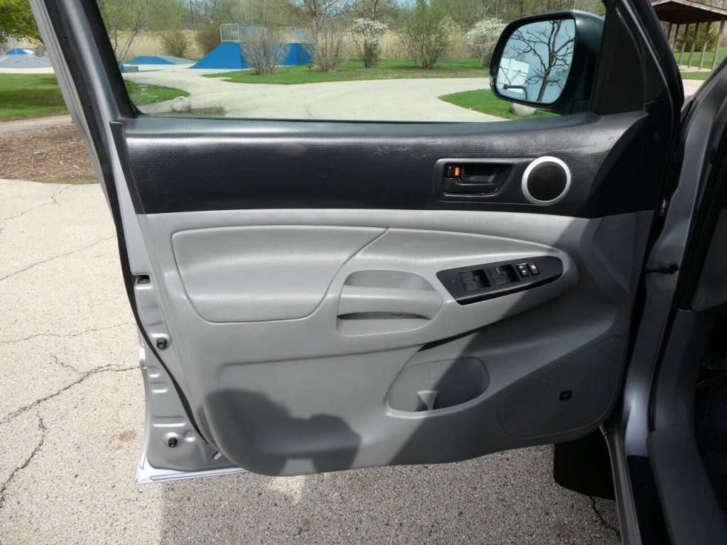 2014 Toyota Tacoma Image 24